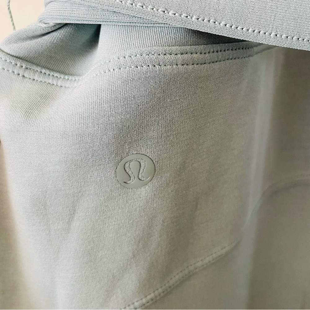 Lululemon SIZE 8 Softsreme Ease Of It All V-neck jumpsuit in Silver Blue - Picture 6 of 10